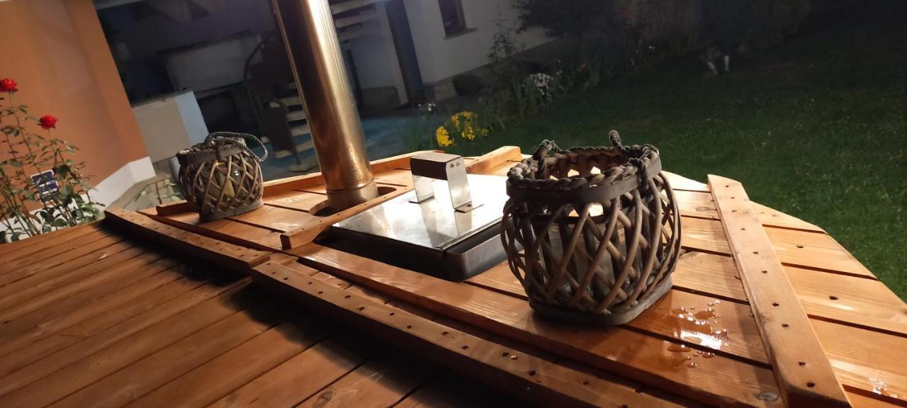 Castelul De Smarald Bed & Breakfast Pangaracior Dış mekan fotoğraf